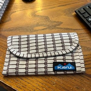 New without tags kavu wallet